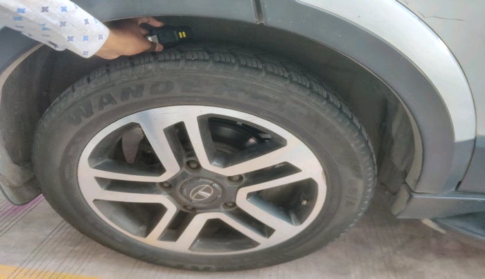 2017 Tata Hexa XTA 4X2 7 STR, Diesel, Automatic, 62,385 km, tyre