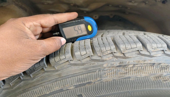 2017 ISUZU MU-X 4x4 A/T, Diesel, Automatic, 1,80,893 km, tyre