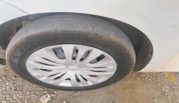 2013 Maruti Ertiga VXI CNG, CNG, Manual, 76,154 km, tyre