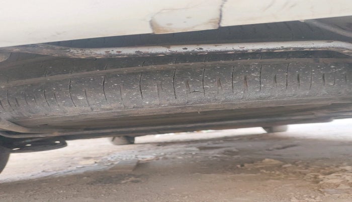 2013 Maruti Ertiga VXI CNG, CNG, Manual, 76,154 km, tyre