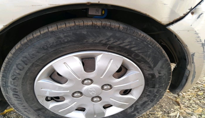 2010 Hyundai i10 MAGNA 1.1, CNG, Manual, 1,57,285 km, tyre