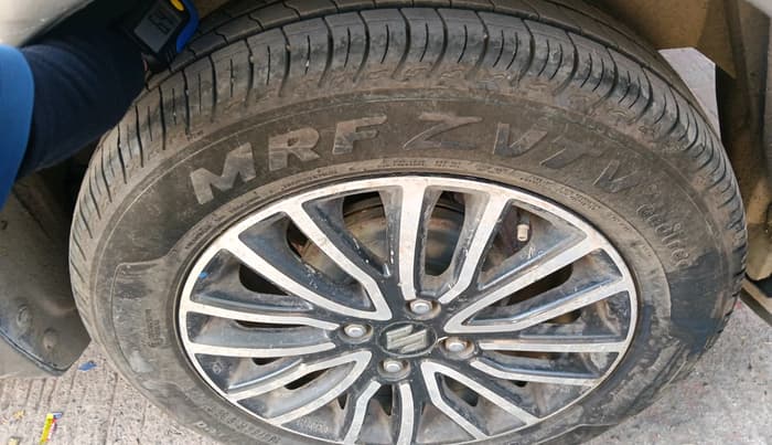 2017 Maruti Dzire ZDI PLUS AMT, Diesel, Automatic, 1,11,470 km, tyre