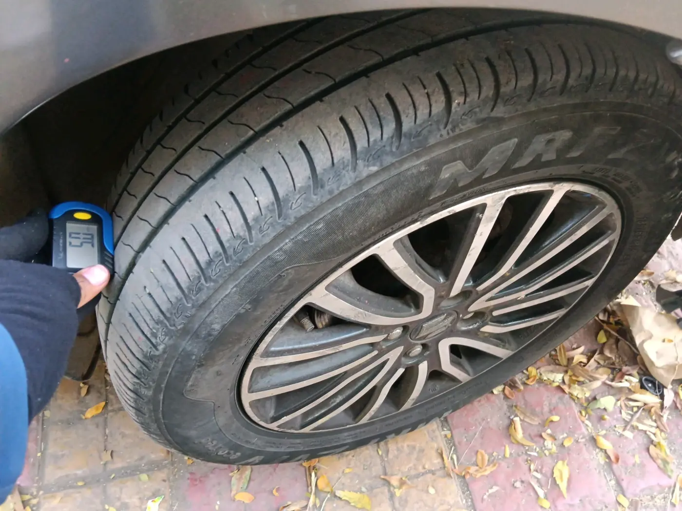 2017 Maruti Dzire ZDI PLUS AMT, Diesel, Automatic, 1,11,470 km, tyre