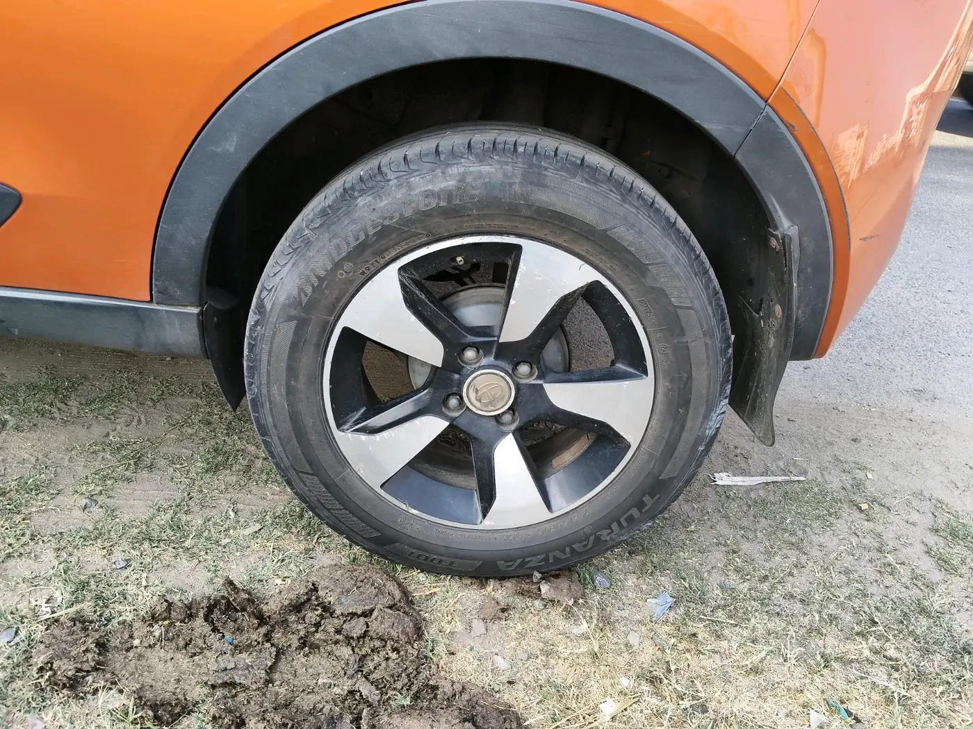 2018 Tata NEXON XZA PLUS DIESEL, Diesel, Automatic, 99,392 km, tyre