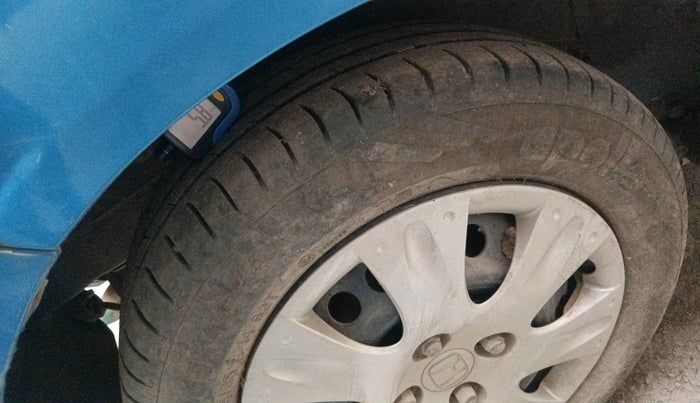 2012 Honda Brio S MT, Petrol, Manual, 88,087 km, tyre