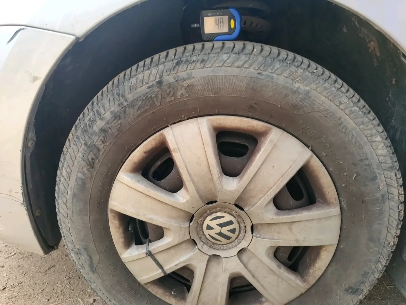 2011 Volkswagen Vento COMFORTLINE 1.6, Petrol, Manual, 1,13,879 km, tyre