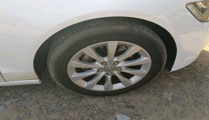 2012 Audi A6 2.0 TDI PREMIUM, Diesel, Automatic, 1,15,425 km, tyre