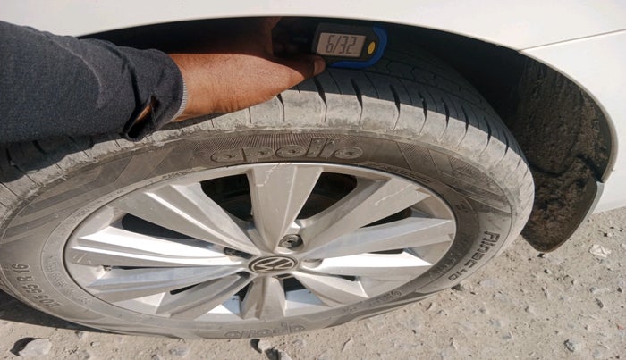 2023 Volkswagen VIRTUS HIGHLINE TSI 1.0 AT, Petrol, Automatic, 65,030 km, tyre