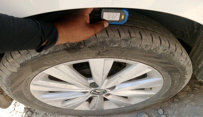 2023 Volkswagen VIRTUS HIGHLINE TSI 1.0 AT, Petrol, Automatic, 65,030 km, tyre