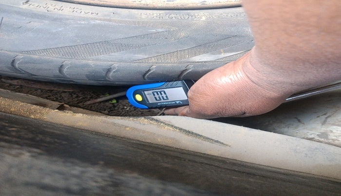 2013 Maruti Swift Dzire LXI, CNG, Manual, 2,91,152 km, tyre