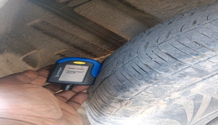 2013 Maruti Swift Dzire LXI, CNG, Manual, 2,91,152 km, tyre