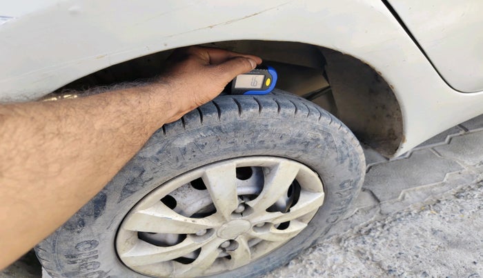 2012 Hyundai Eon D-LITE+, CNG, Manual, 96,887 km, tyre