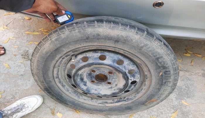 2018 Maruti Dzire VXI, Petrol, Manual, 1,24,044 km, tyre