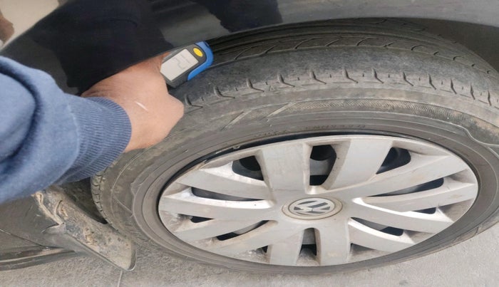 2013 Volkswagen Vento COMFORTLINE DIESEL 1.6, Diesel, Manual, 76,141 km, tyre