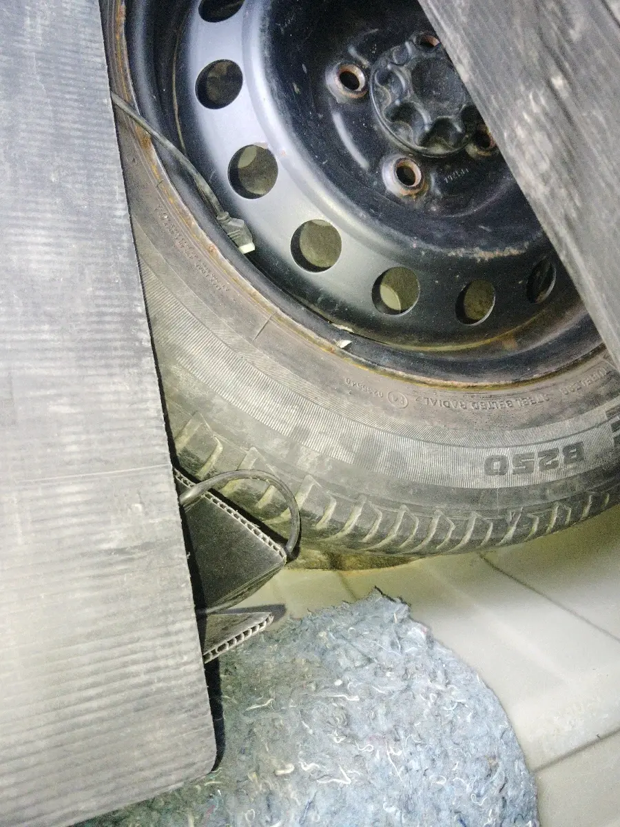 2011 Toyota Etios G, Petrol, Manual, 73,564 km, tyre