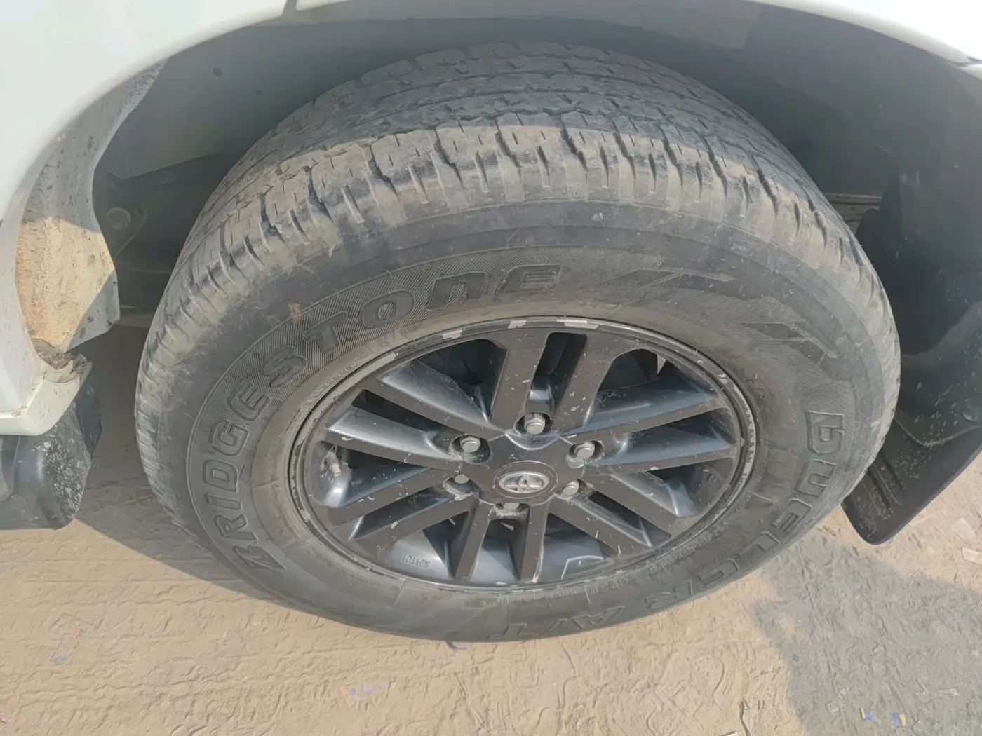 2015 Toyota Fortuner 3.0 4X2 MT, Diesel, Manual, 2,13,553 km, tyre