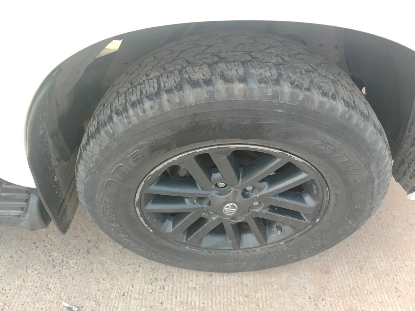 2015 Toyota Fortuner 3.0 4X2 MT, Diesel, Manual, 2,13,553 km, tyre