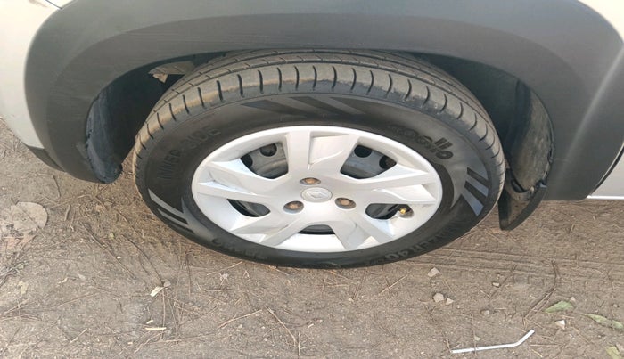 2021 Renault Kwid RXT 1.0 (O), Petrol, Manual, 1,54,609 km, tyre