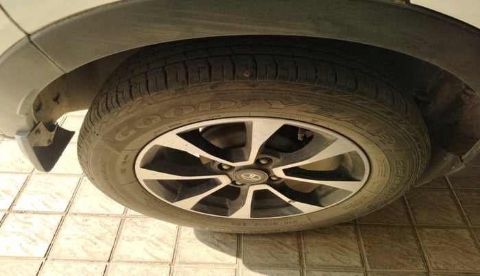 2021 Tata NEXON XZA PLUS (O) PETROL, Petrol, Automatic, 54,837 km, tyre