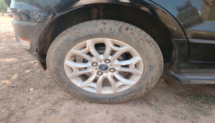 2014 Ford Ecosport TITANIUM 1.5L DIESEL (OPT), Diesel, Manual, 1,03,482 km, tyre