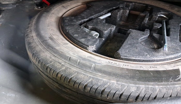 2023 Maruti BREZZA LXI S- CNG, CNG, Manual, 37,584 km, tyre