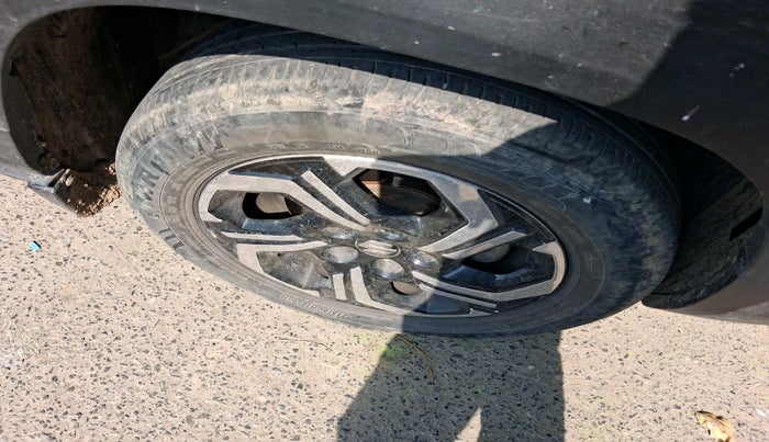 2023 Maruti BREZZA LXI S- CNG, CNG, Manual, 37,584 km, tyre