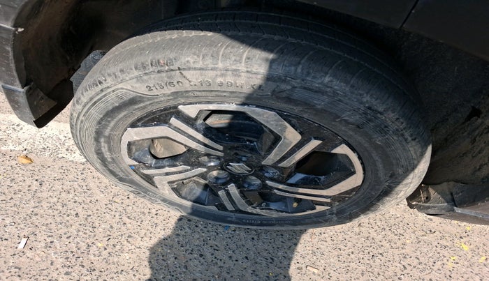 2023 Maruti BREZZA LXI S- CNG, CNG, Manual, 37,584 km, tyre