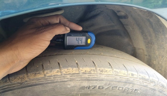 2015 Nissan Micra Active XV, Petrol, Manual, 80,767 km, tyre