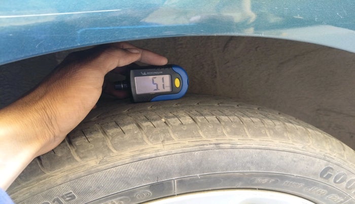 2015 Nissan Micra Active XV, Petrol, Manual, 80,767 km, tyre