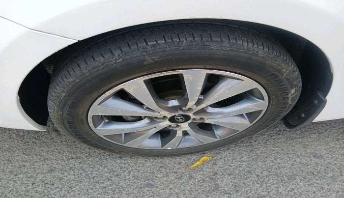 2014 Hyundai Verna FLUIDIC 1.6 VTVT SX AT, Petrol, Automatic, 53,791 km, tyre