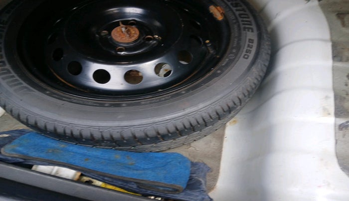 2014 Hyundai Verna FLUIDIC 1.6 VTVT SX AT, Petrol, Automatic, 53,791 km, tyre