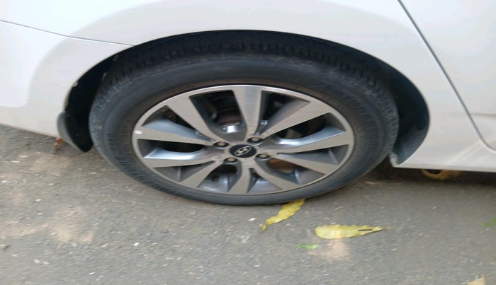 2014 Hyundai Verna FLUIDIC 1.6 VTVT SX AT, Petrol, Automatic, 53,791 km, tyre