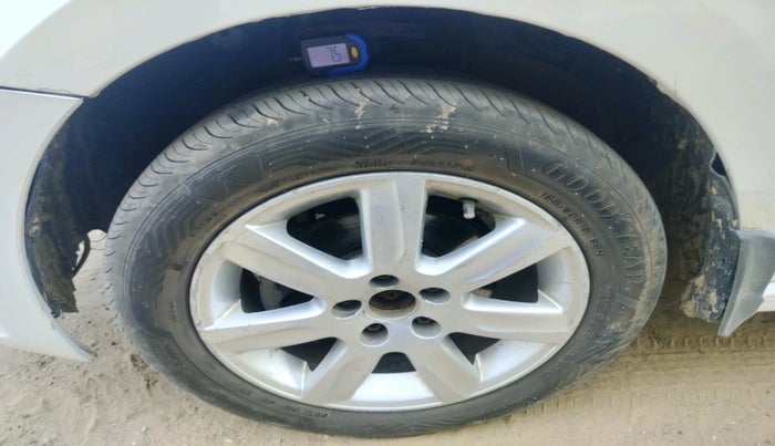 2012 Volkswagen Vento HIGHLINE DIESEL 1.6, Diesel, Manual, 1,39,254 km, tyre