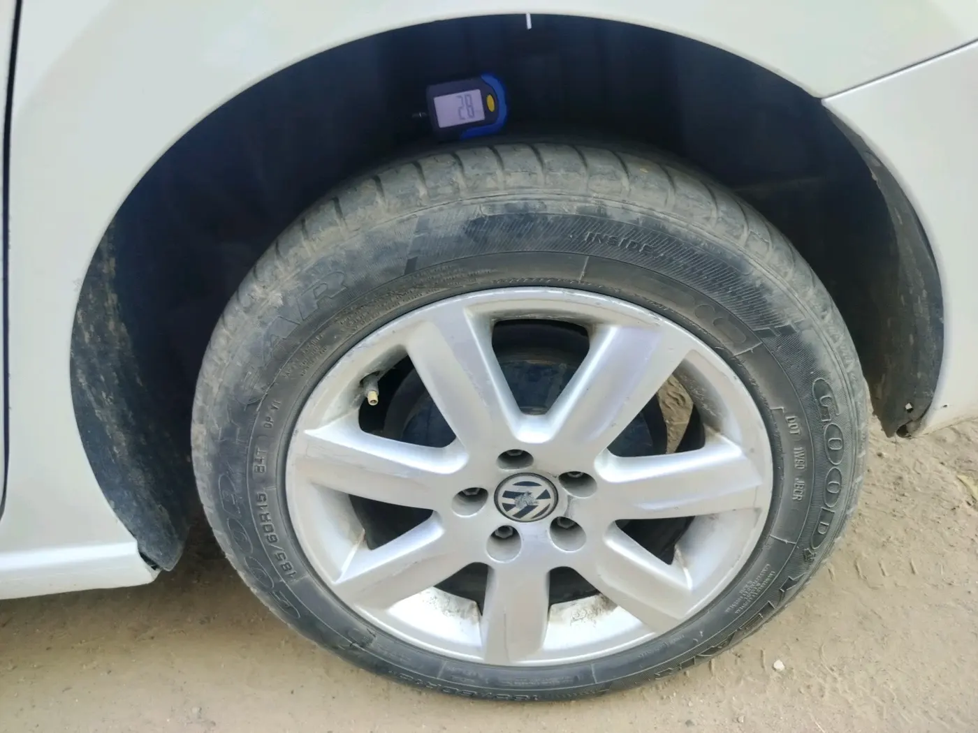 2012 Volkswagen Vento HIGHLINE DIESEL 1.6, Diesel, Manual, 1,39,254 km, tyre