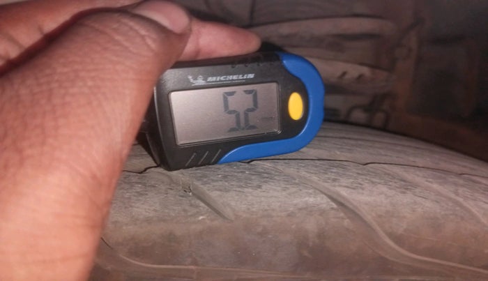 2016 Volkswagen Vento HIGHLINE 1.5 AT, Diesel, Automatic, 1,44,474 km, tyre