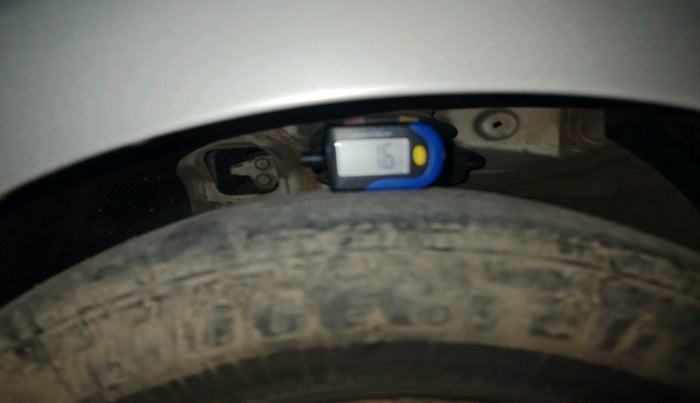 2015 Hyundai Xcent S 1.2, Petrol, Manual, 1,40,727 km, tyre