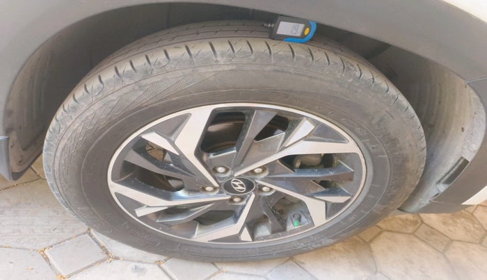 2020 Hyundai Creta SX (O) AT 1.5 DIESEL, Diesel, Automatic, 2,07,570 km, tyre