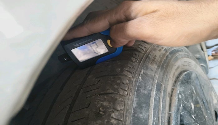 2018 Maruti Swift VXI, Petrol, Manual, 72,561 km, tyre