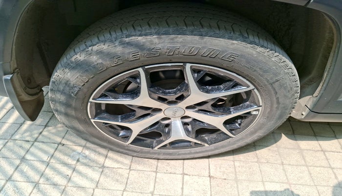 2022 Jeep MERIDIAN LIMITED (O) 4X2 AT, Diesel, Automatic, 41,151 km, tyre