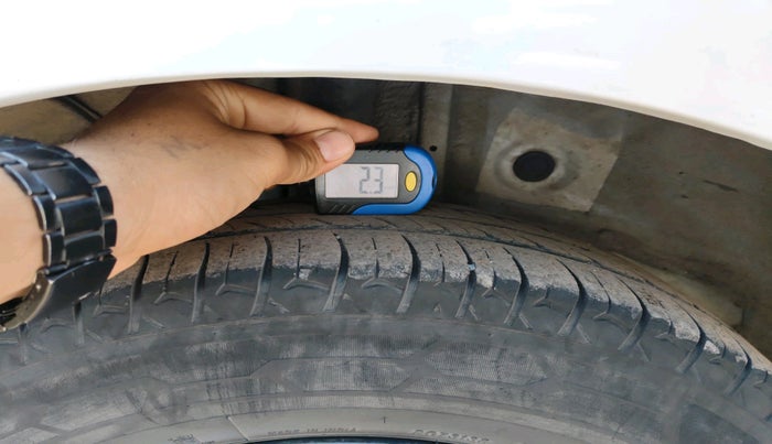 2016 Hyundai Elite i20 MAGNA 1.2, CNG, Manual, 1,34,966 km, tyre