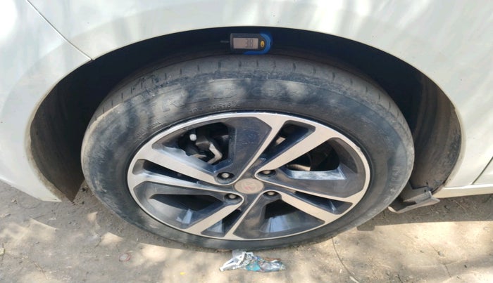 2024 Tata ALTROZ XZ Plus (S) LUX Diese, Diesel, Manual, 39,004 km, tyre