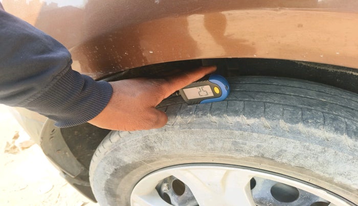 2017 Ford Ecosport AMBIENTE 1.5L DIESEL, Diesel, Manual, 1,07,995 km, tyre