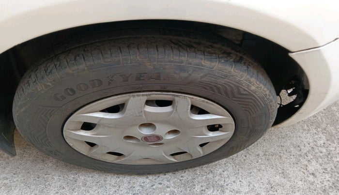 2011 Fiat Grand Punto Emotion 1.3, Diesel, Manual, 87,009 km, tyre