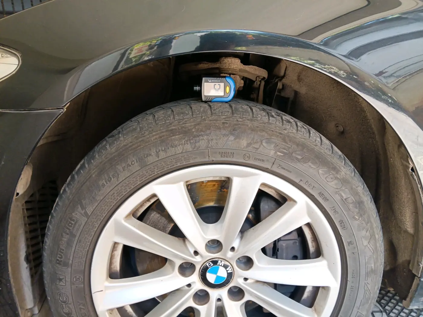 2013 BMW 5 Series 530D 3.0, Diesel, Automatic, 1,05,531 km, tyre