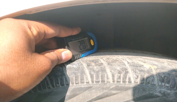 2013 Toyota Etios G, Petrol, Manual, 1,73,998 km, tyre