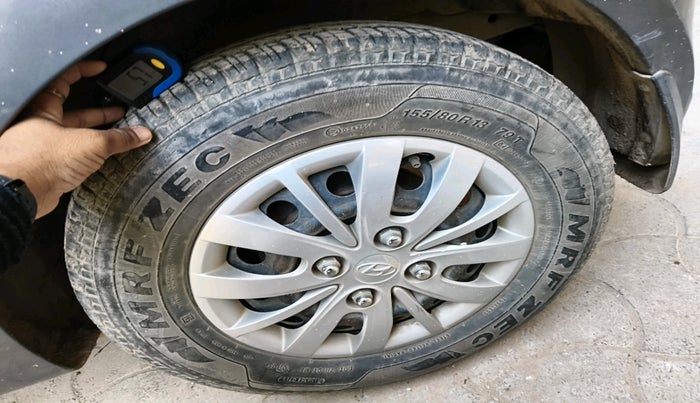 2015 Hyundai i10 SPORTZ 1.1, Petrol, Manual, 7,560 km, tyre