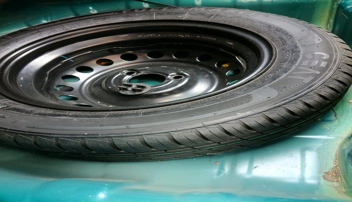 2020 Renault Kwid RXL, Petrol, Manual, 60,407 km, tyre