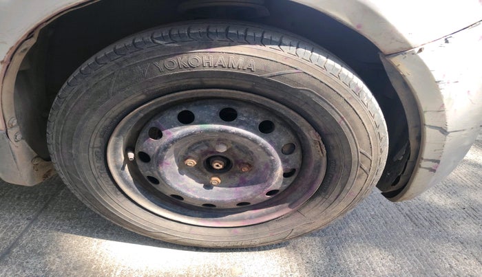 2010 Maruti Ritz VXI, Petrol, Manual, 83,428 km, tyre