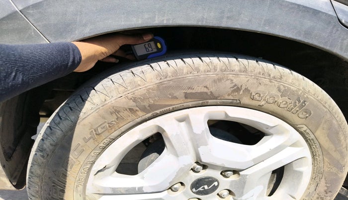 2022 KIA SONET HTK 1.2, Petrol, Manual, 83,200 km, tyre