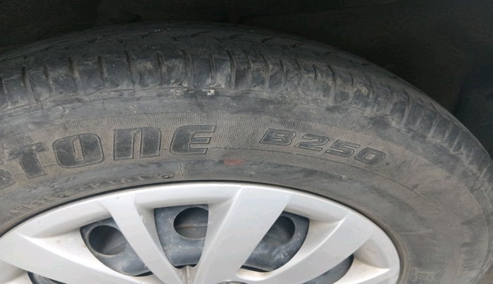 2013 Hyundai i10 MAGNA 1.2, Petrol, Manual, 69,636 km, tyre